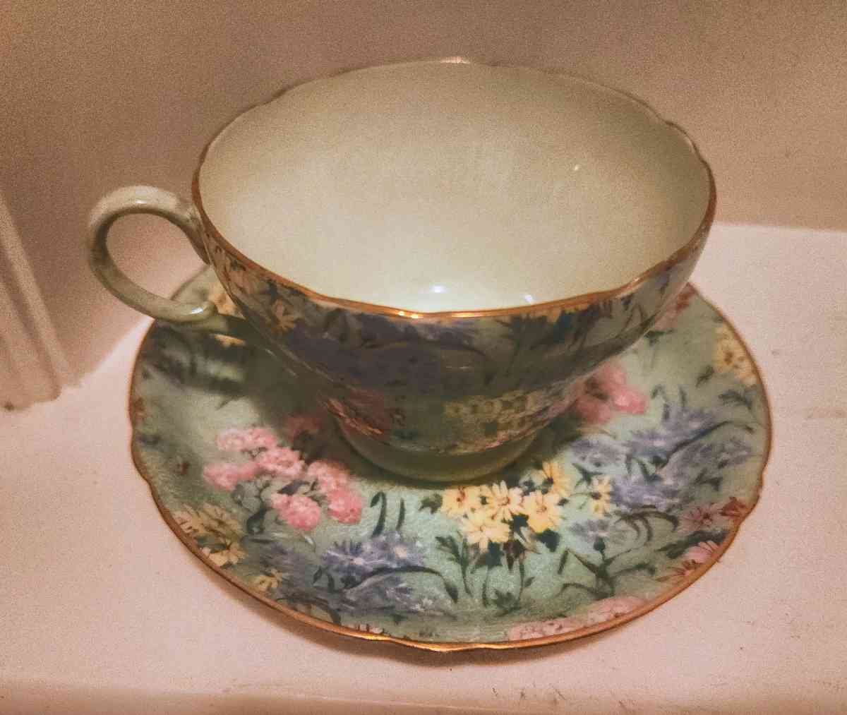 Chintz Cresmer Sugar Bowl and tray