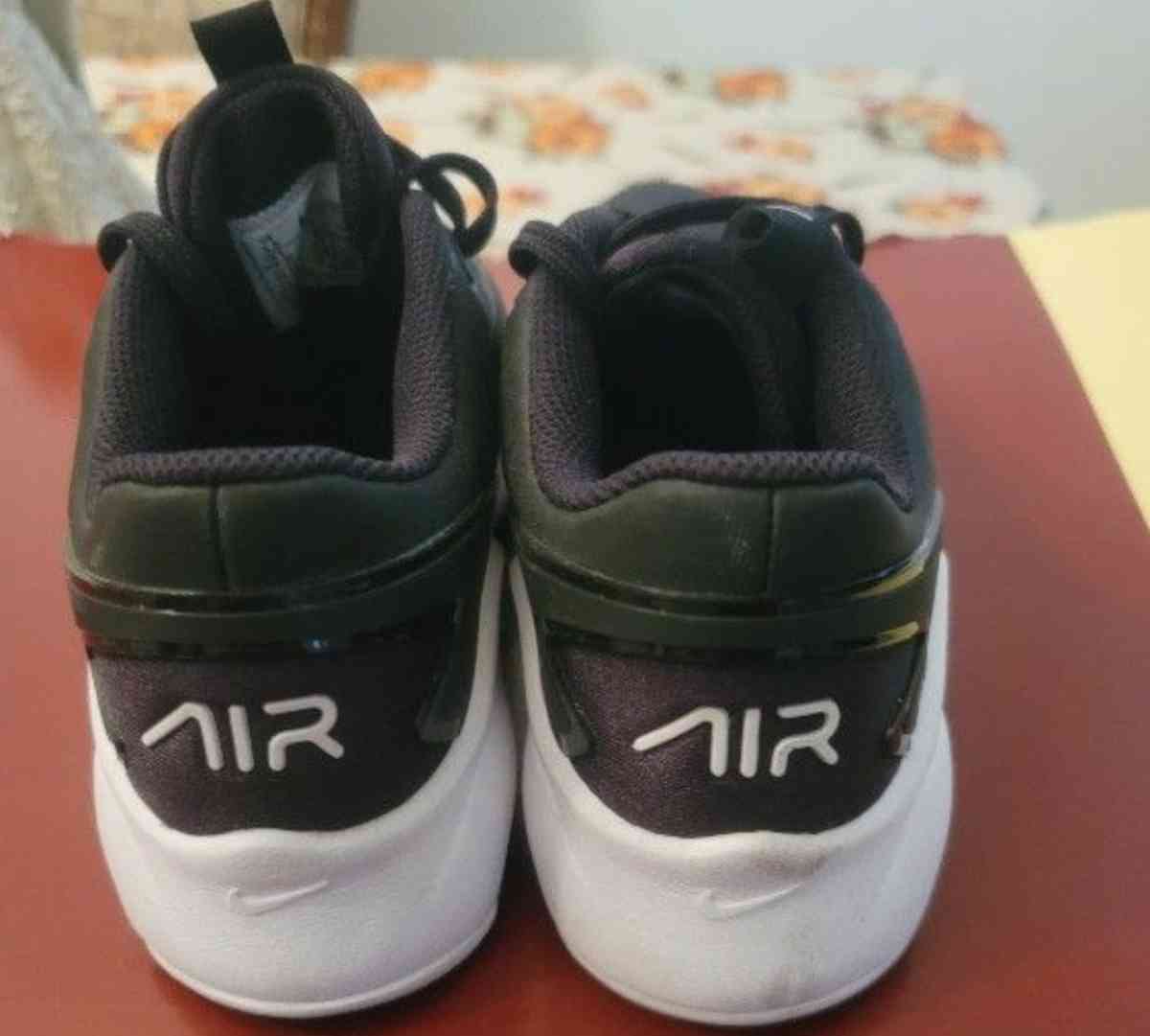 KIDS NIKE BIG KID AIR MAX INTRLK RUNNING SHOES