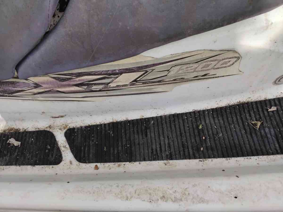 Yamaha Jet Ski XL 1200 Needs Work as is