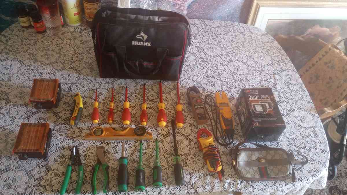 selling bundle of tools and other stuff