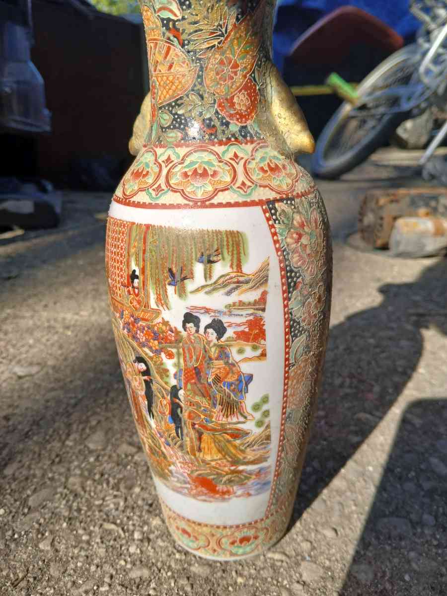 Japanese Satsuma Gold Gilded Porcelain Vase Height  10
