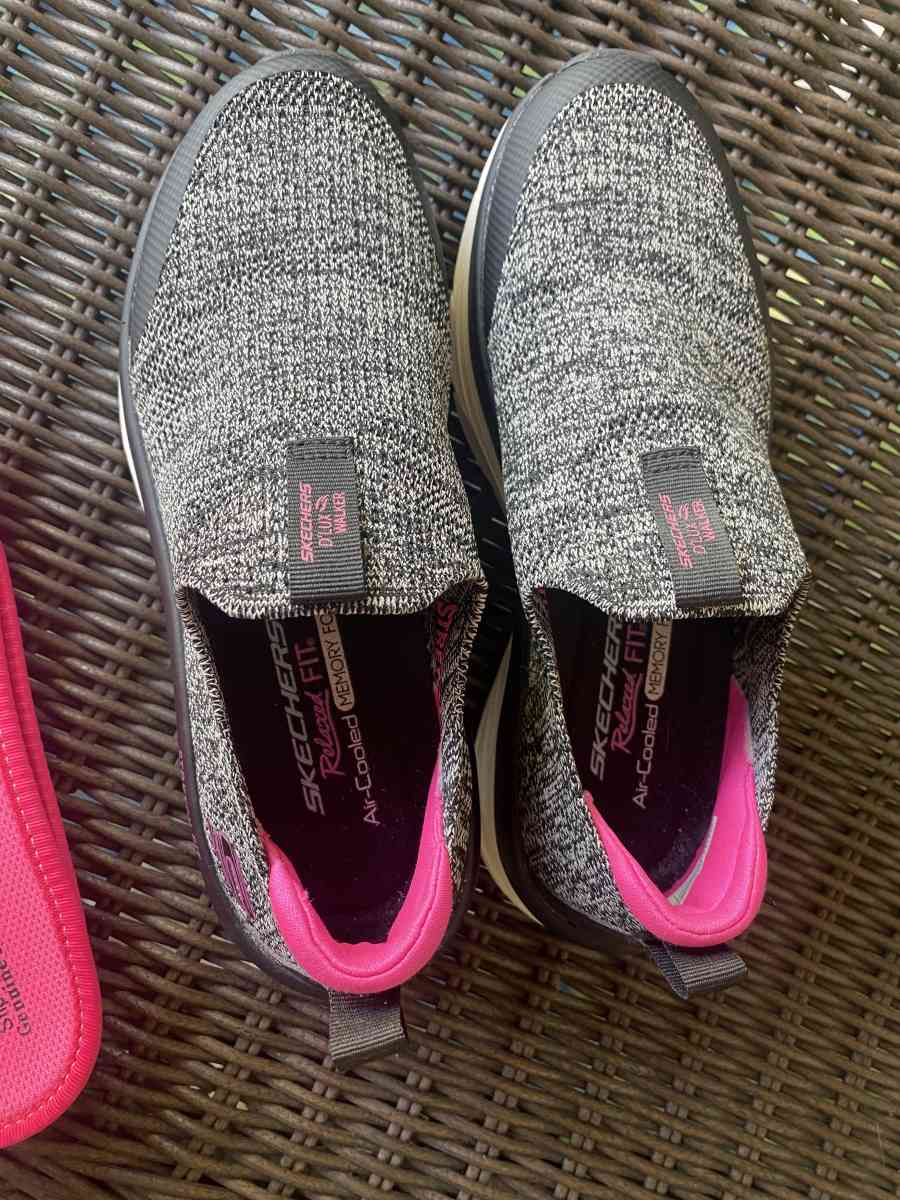Sketchers Stretch Fit