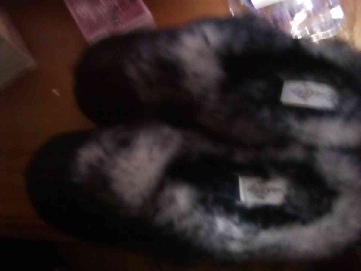 furry house shoes womens size 9 half