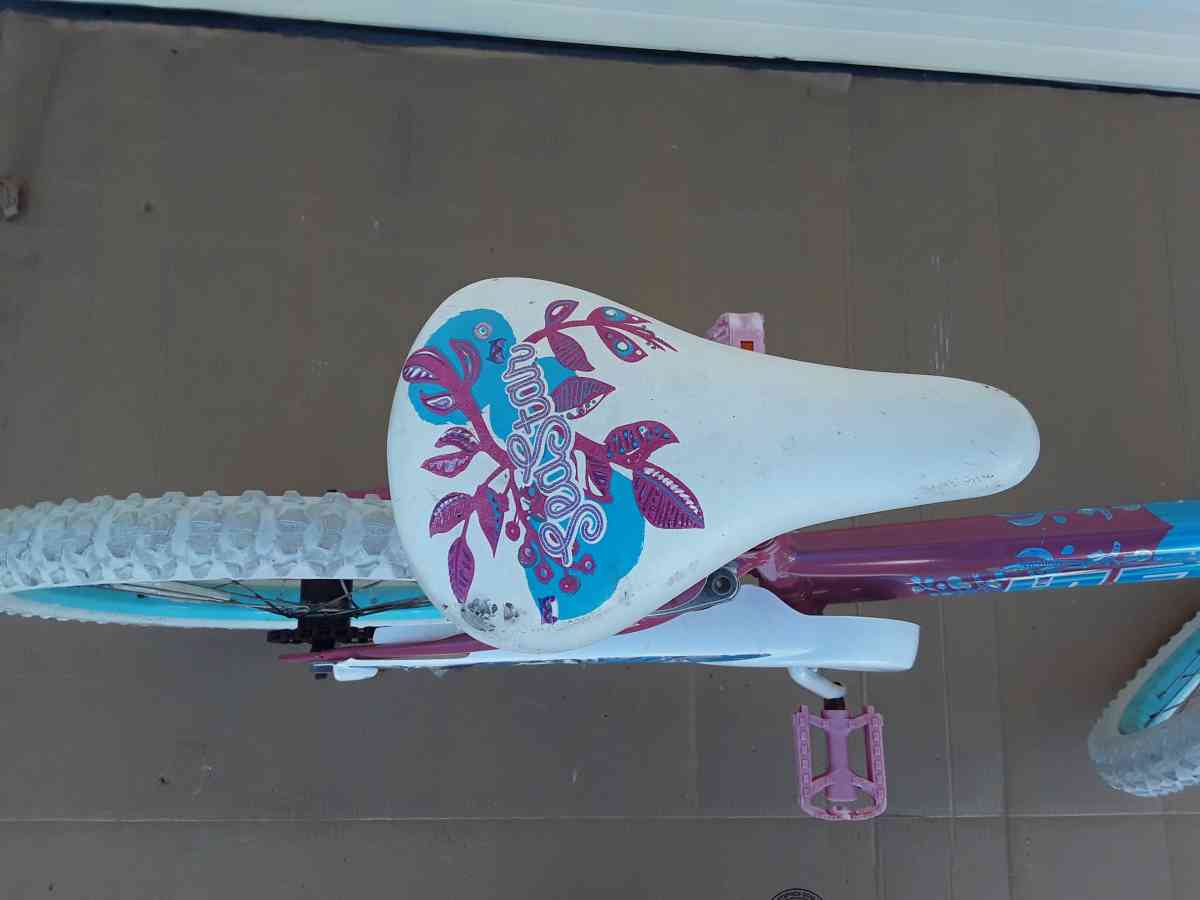 Nice White Girls 20 Huffy Sea Star Bicycle Like New
