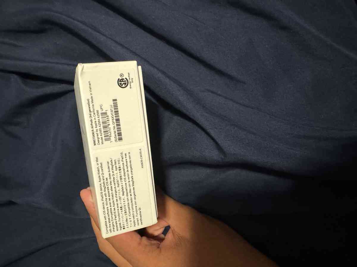 Apple AirPods generation 3