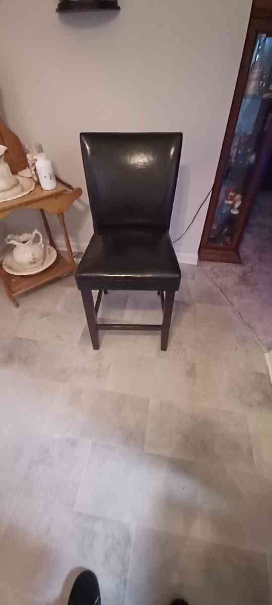 kitchen table and chairs