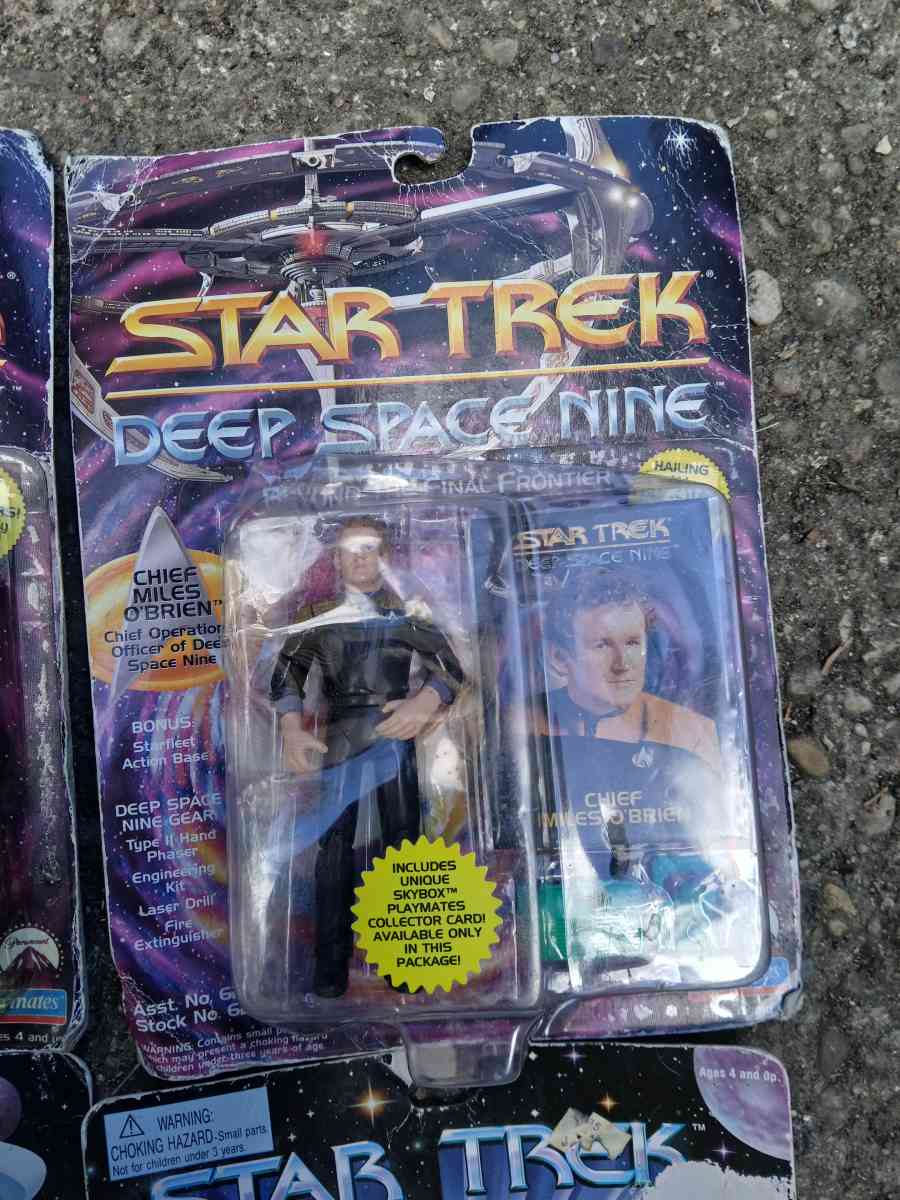 Star Trek Deep Space Nine Action Figures Lot of 4 Playmates