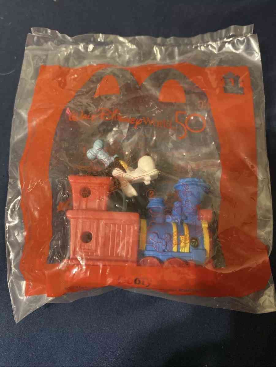 2022 McDonalds Happy Meal Toy 1 Goofy Train Walt Disney Worl