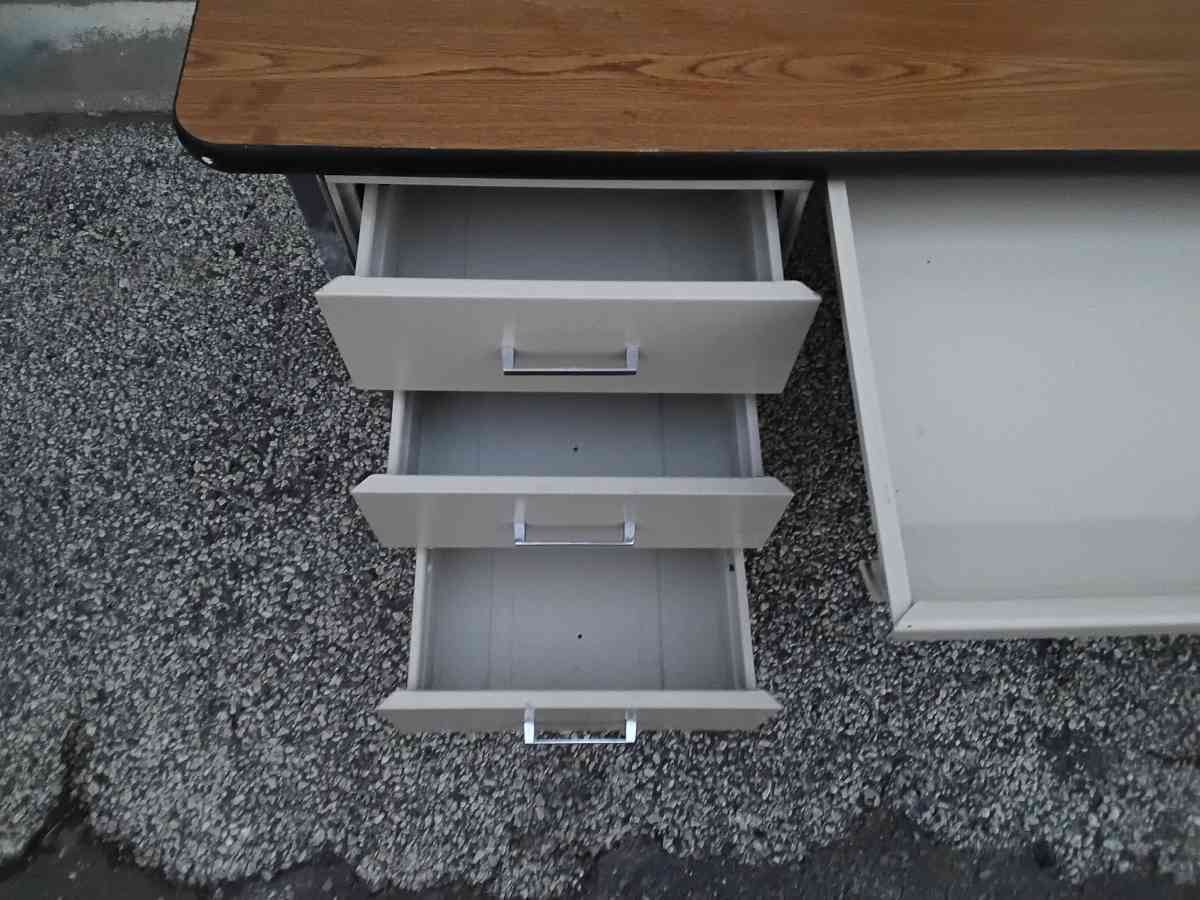 Nice Large Office Desk with 6 Drawers Like New