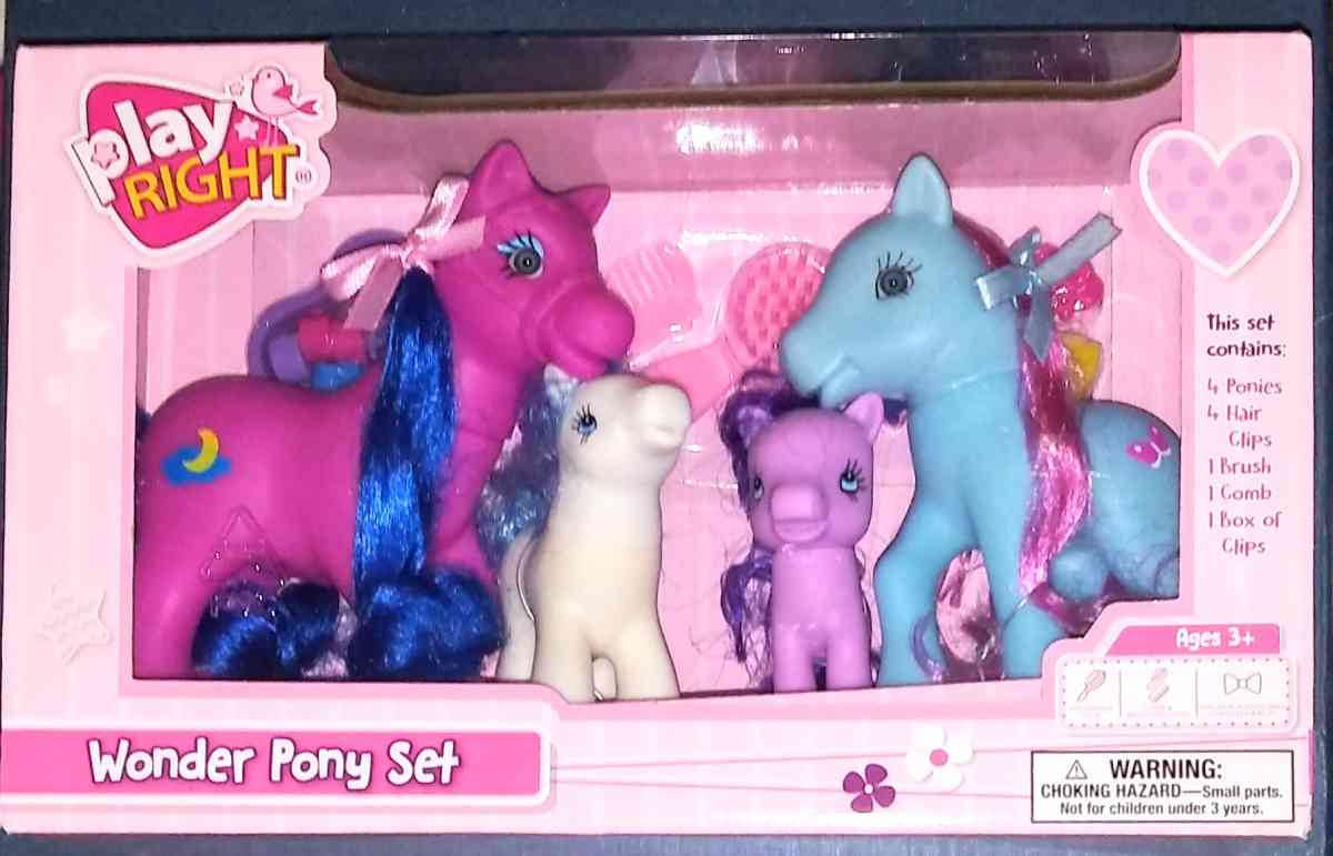 Play Right Wonder Pony Set brand new