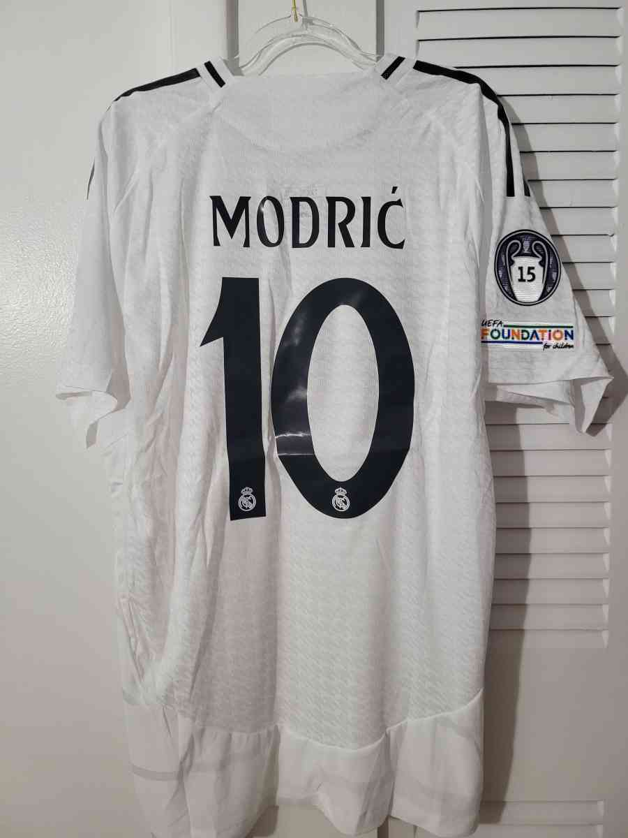 Real Madrid 2025 Player Version Size L 2XL Modric