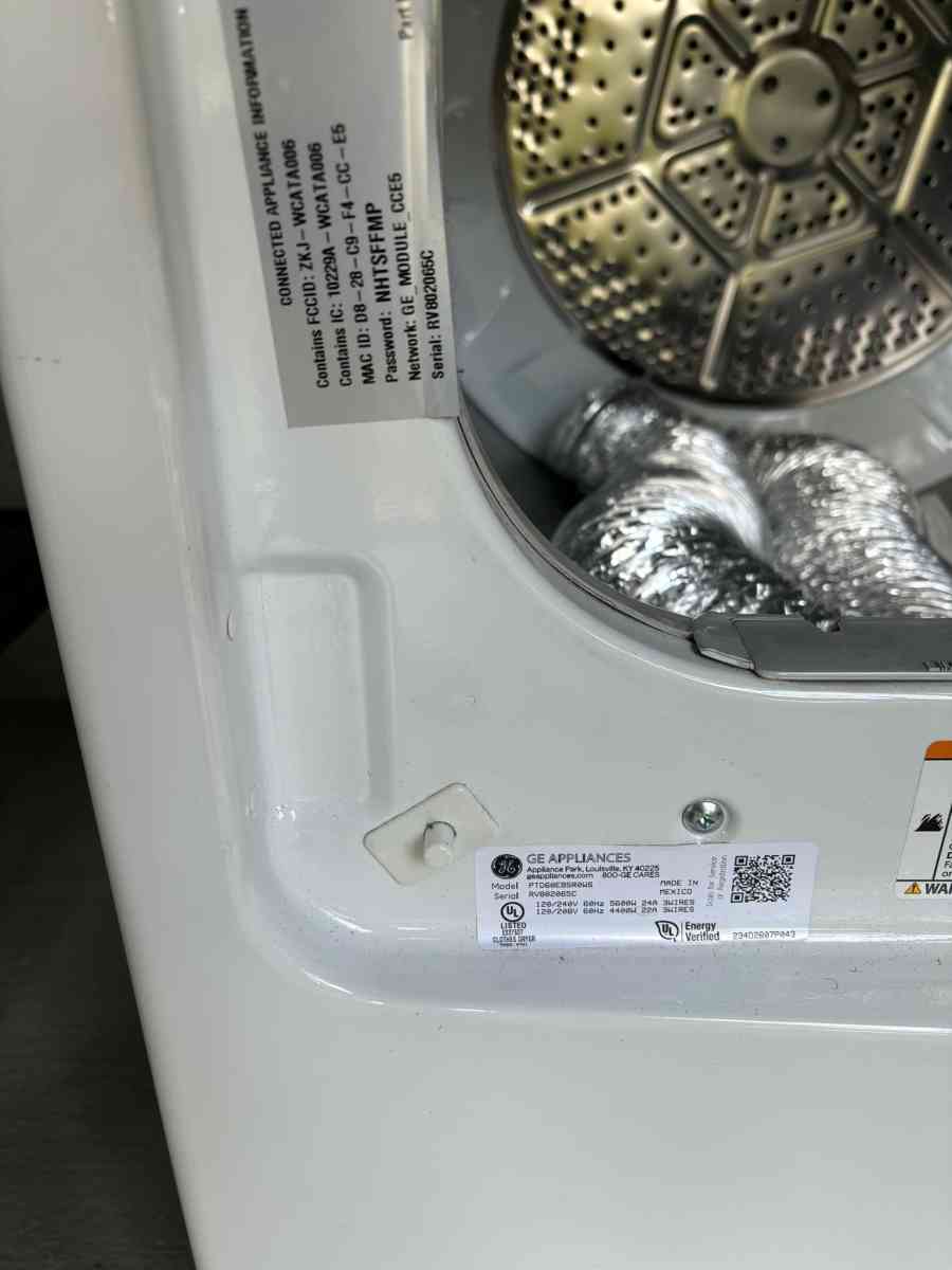 Bluetooth GE washer and dryer set