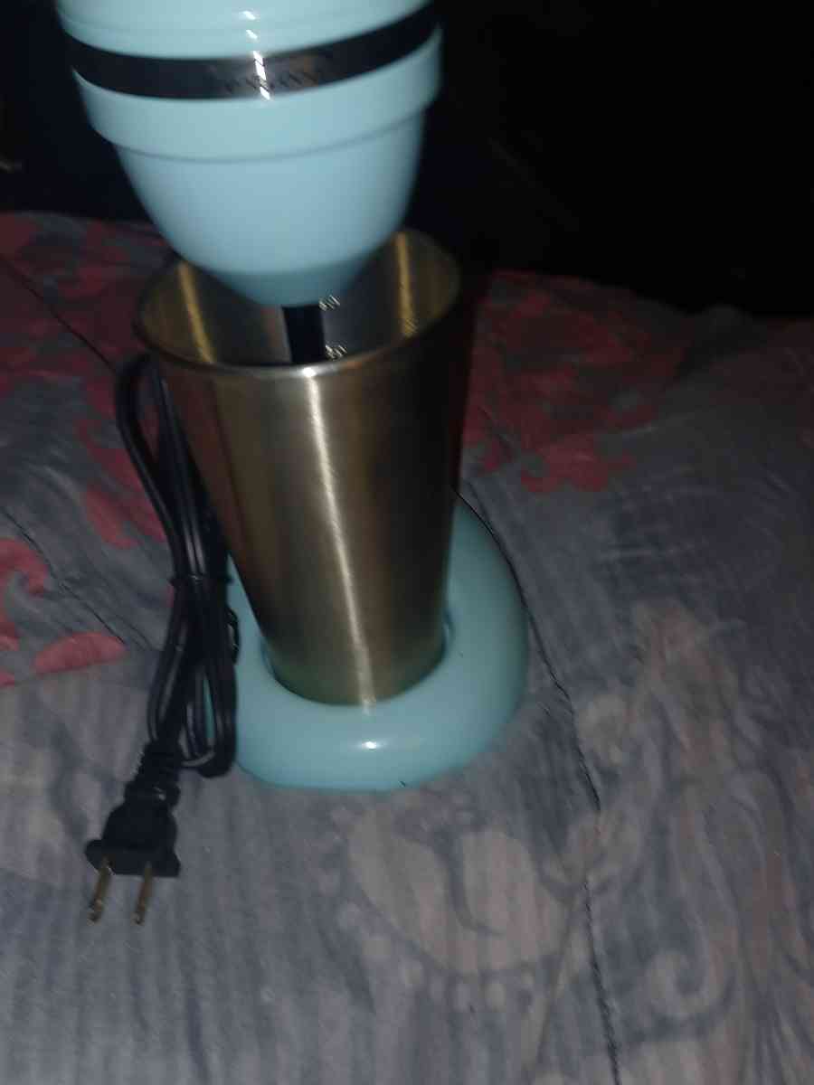 one cup milkshake maker