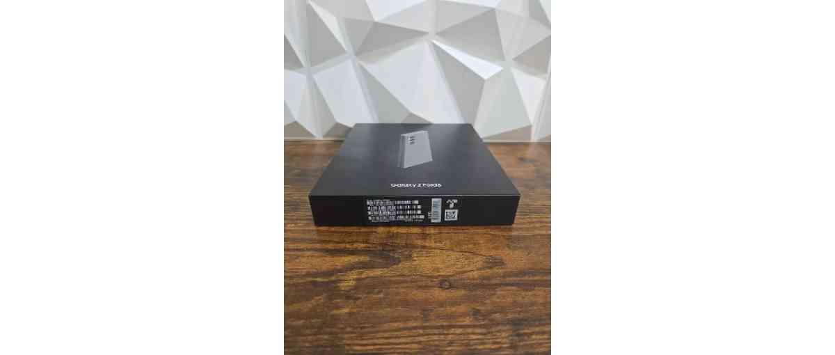 Samsung Galaxy Z Fold 6 512GB Unlocked  Silver Shadow NEW