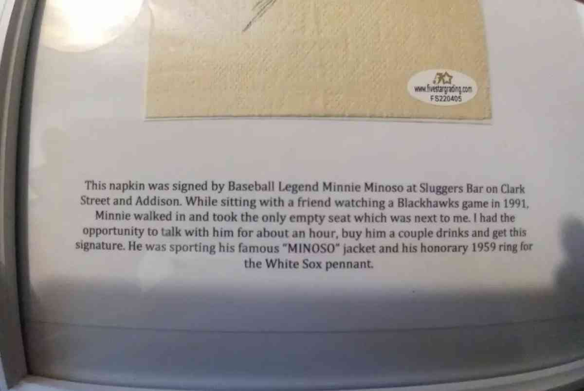 signed and graded minnie minnoso autograph