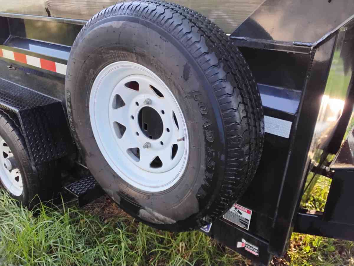 2018 SurTack Dump Trailer with Ramps Like New