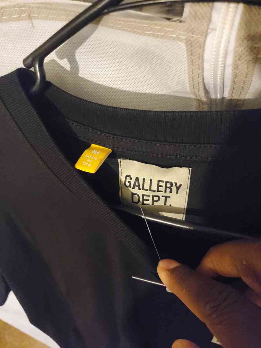 Gallery dept graphics t shirt