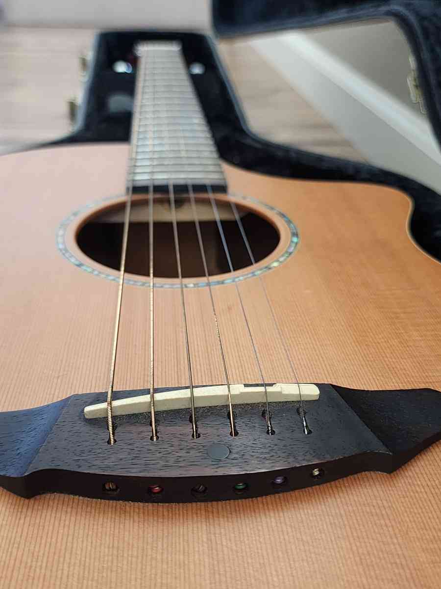 Breedlove ATLAS AC250CR AcousticElectric Guitar