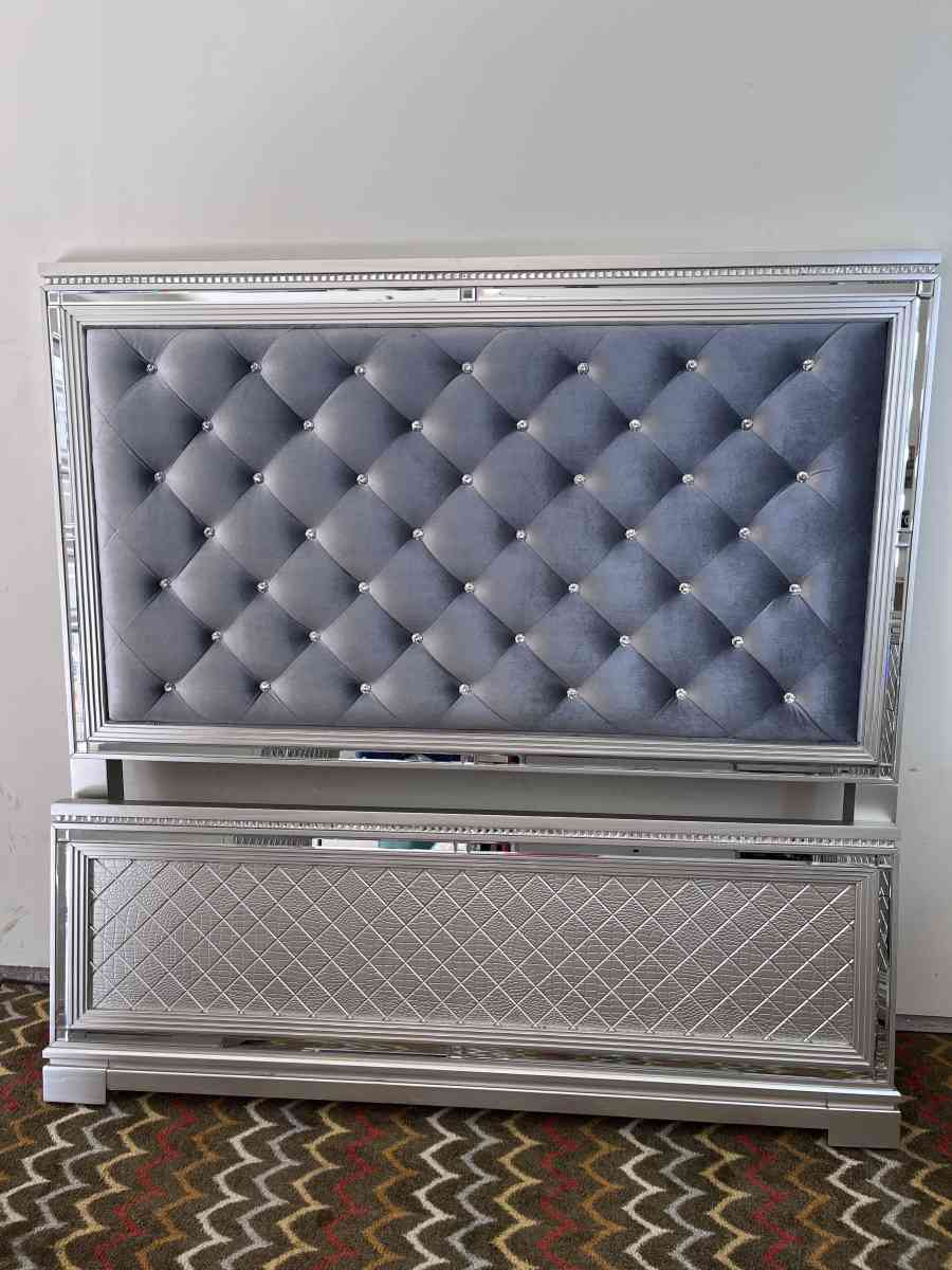 Queen size bedroom set