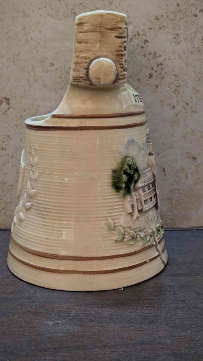 Repo Bicentennial Liberty Bell Planter Beige