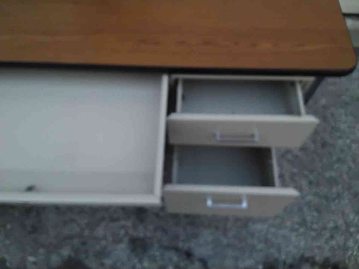 Nice Large Office Desk with 6 Drawers Like New