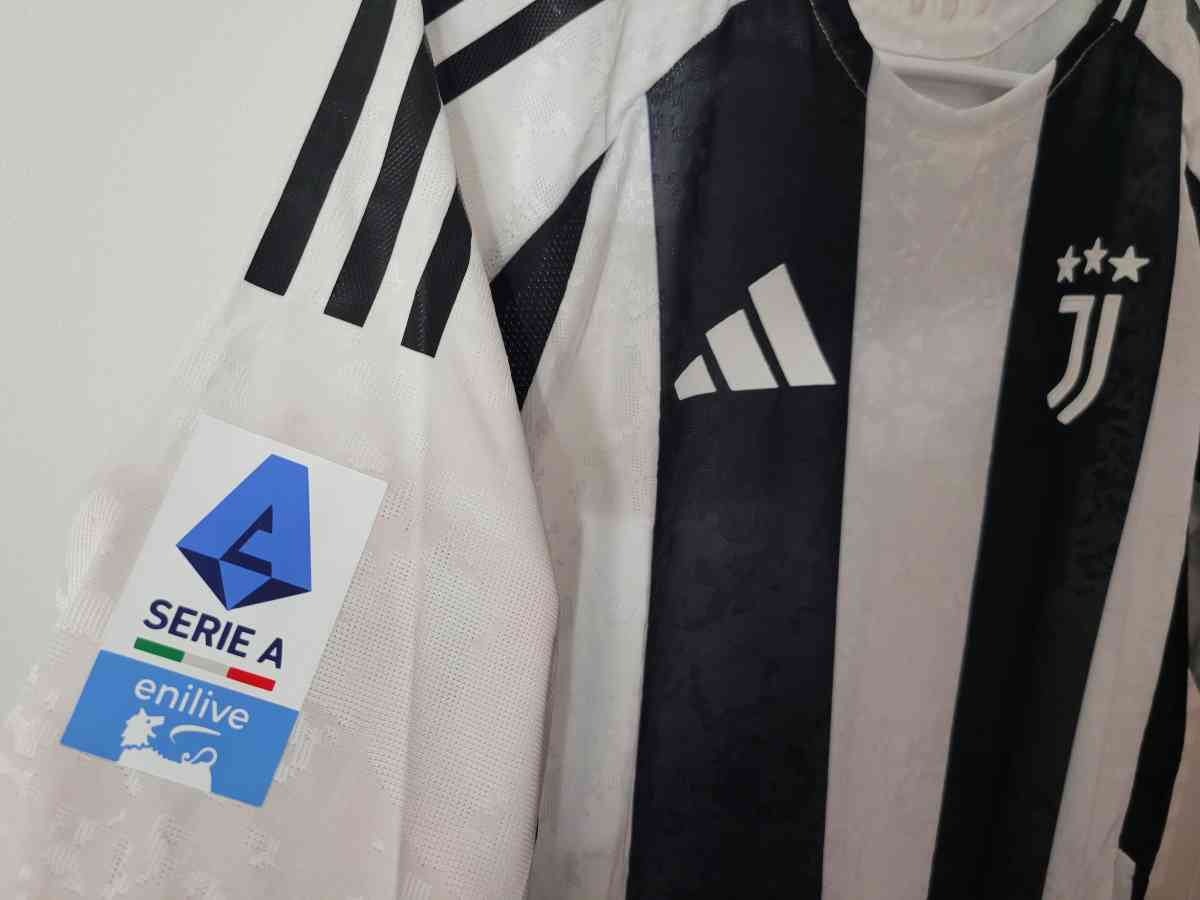 Juventus Jersey Soccer 2025 Fan Version Size L Chiesa
