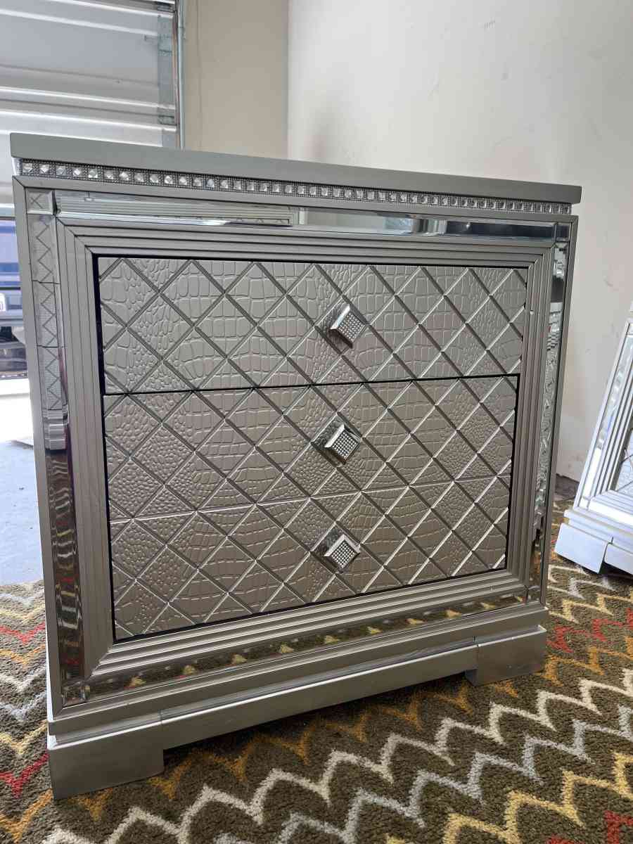 Queen size bedroom set