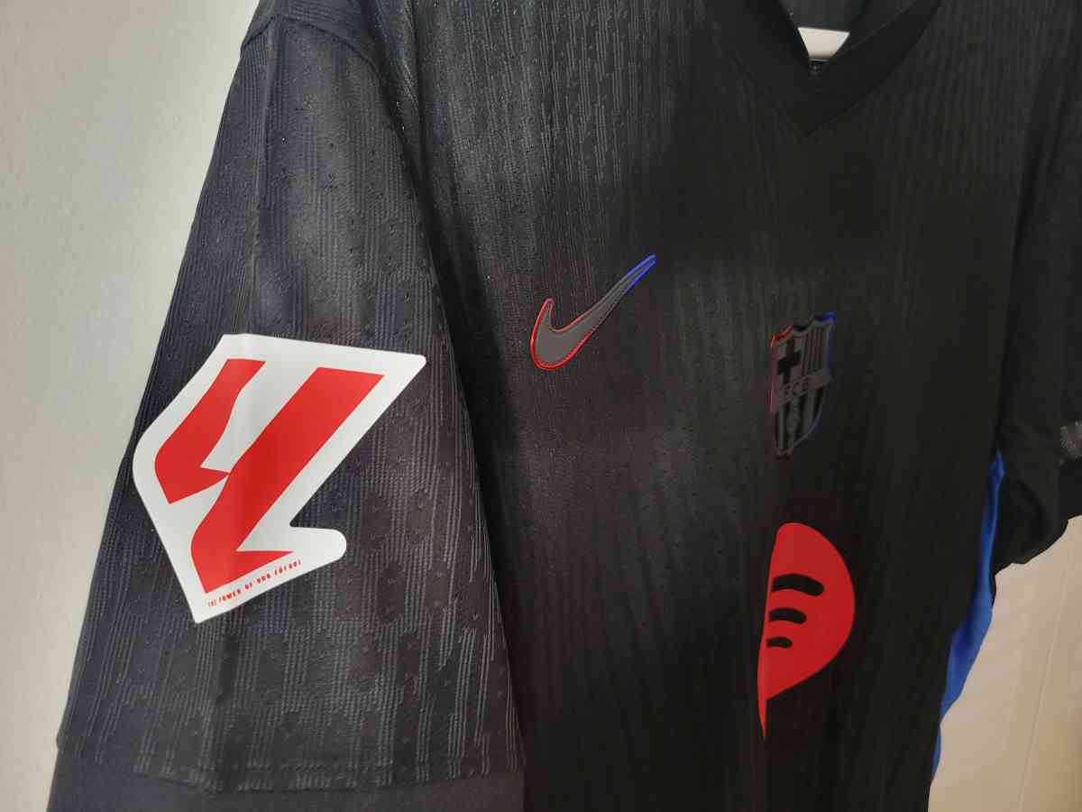 FC Barcelona Jersey Soccer Player Version Size L Lamine Yama