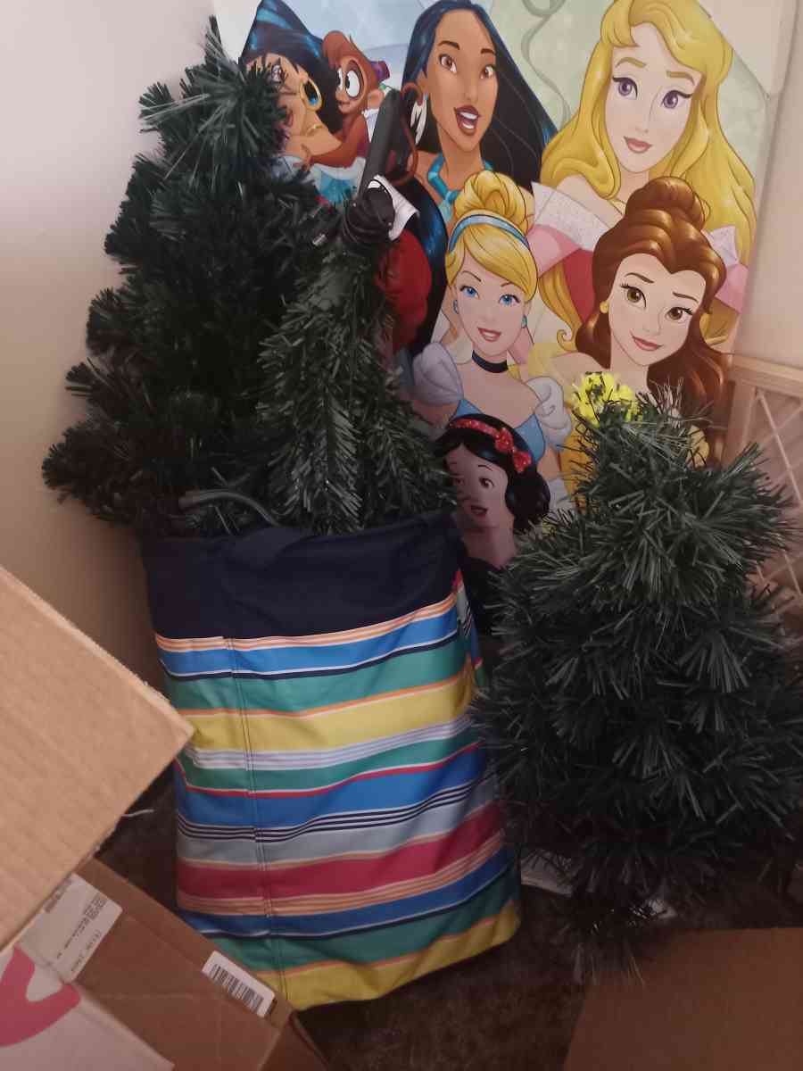 Christmas tree and additional Christmas stuff