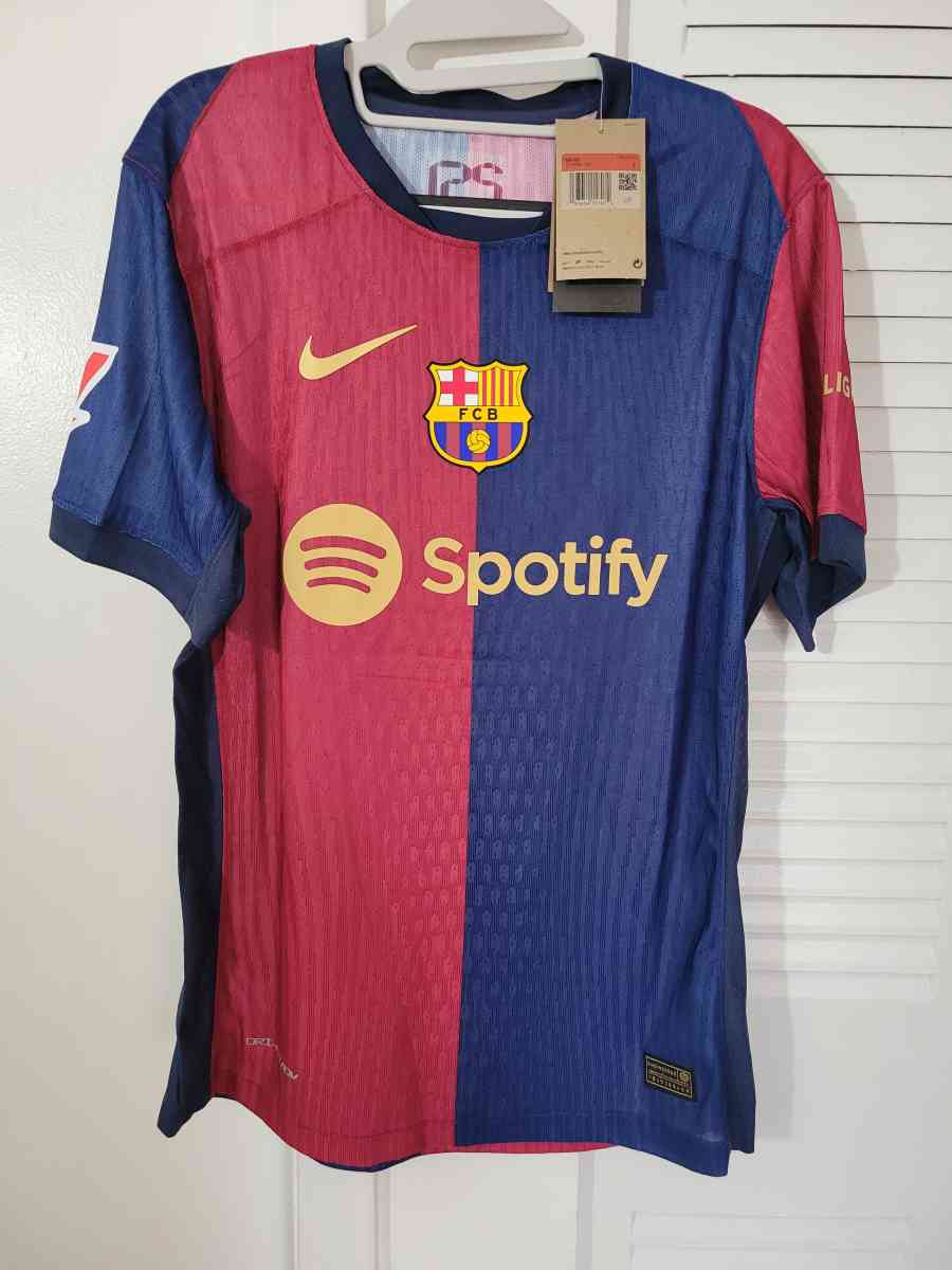 FC Barcelona Jersey Soccer 2025 Player Version Size M Gavi
