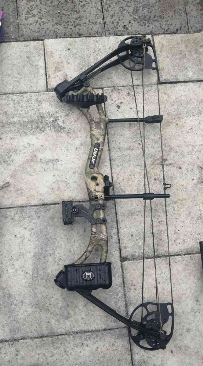 traditional bow compound bow and arrows