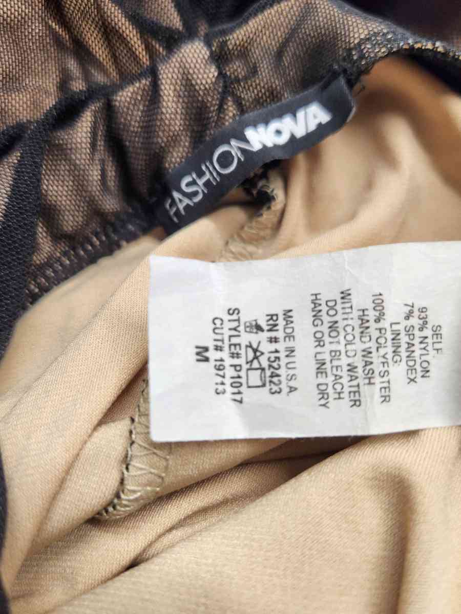 Fashion Nova Nude w Black Overlay Ruched Leggings Womens M