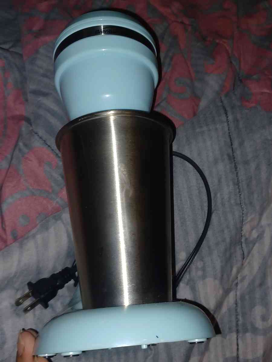 one cup milkshake maker
