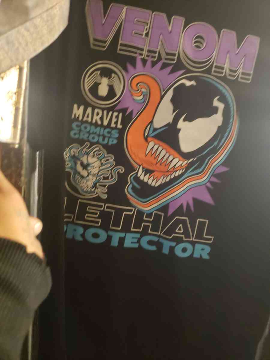 A mans tshirt size Large