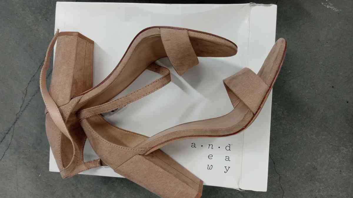 the 2 pair of sheaker for git