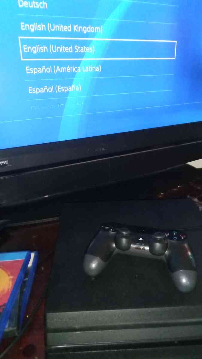 PlayStation 4 Pro 1TB 3 Games 1 Controller