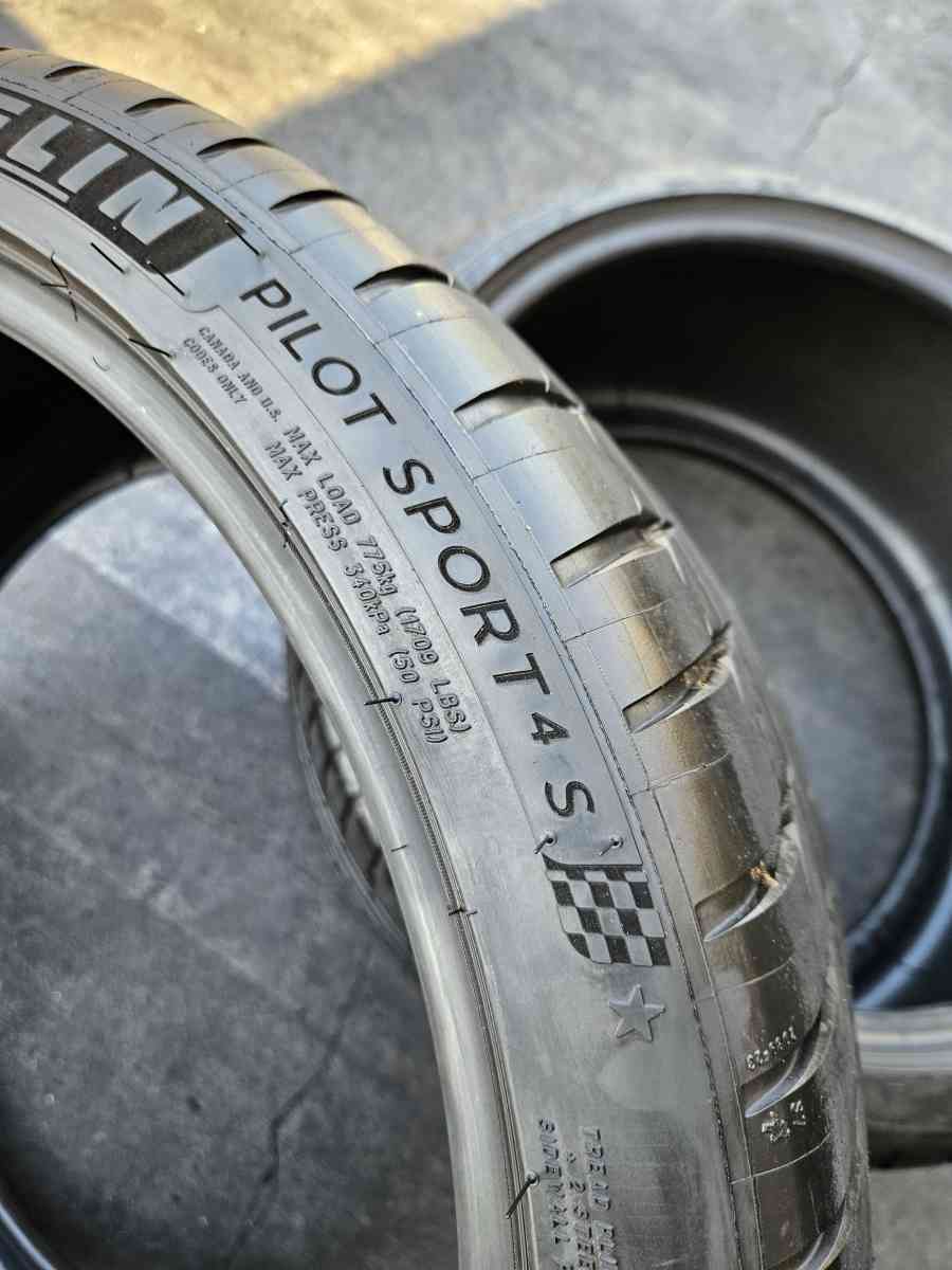 2 PCS OF TIRES MICHELIN PILOT SPORT 4S