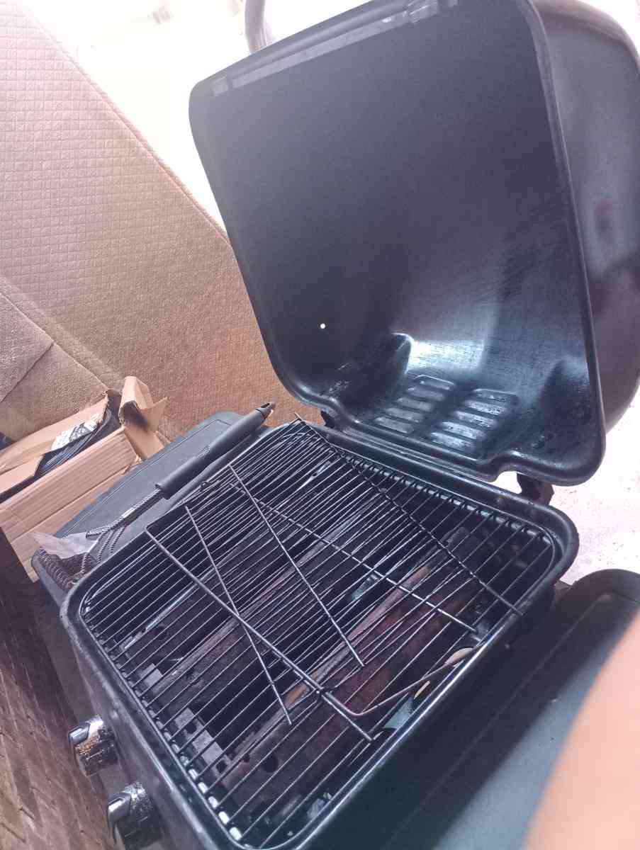 gas grill does not include gas tank