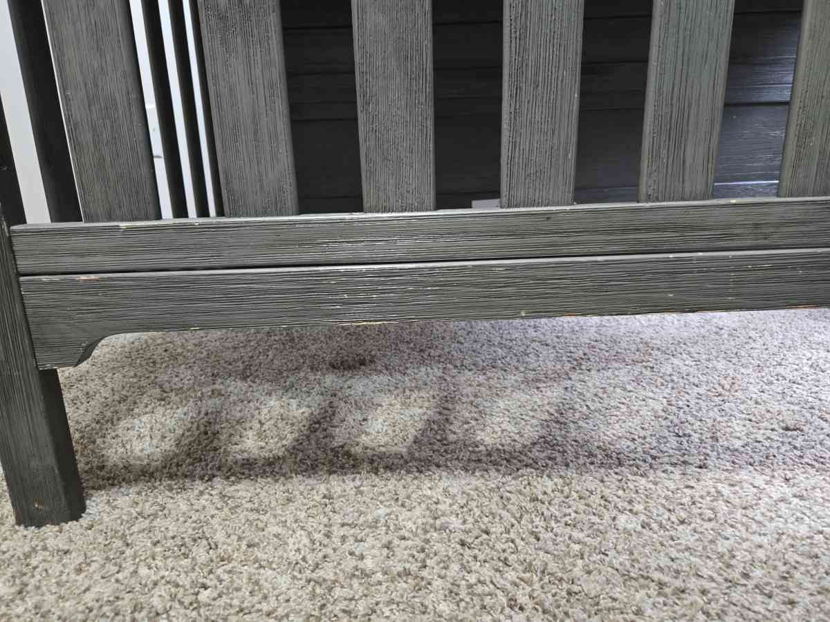 baby crib with matching dresser