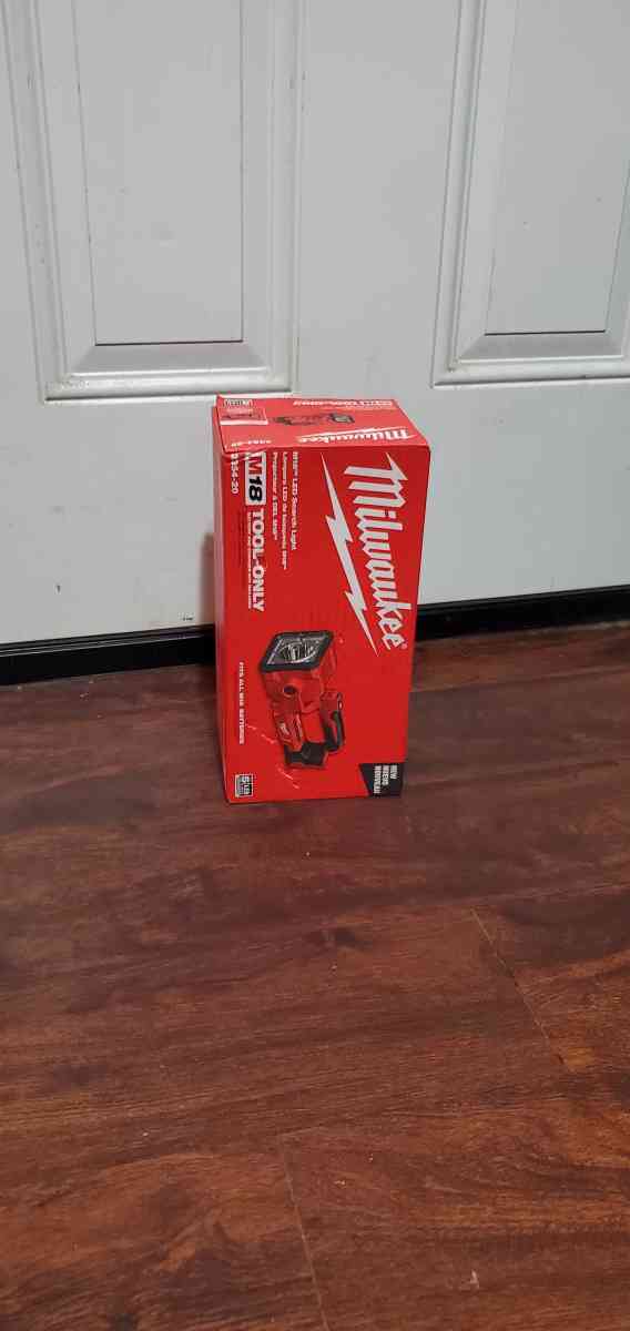 MILWAUKEE M18 VT light tool only
