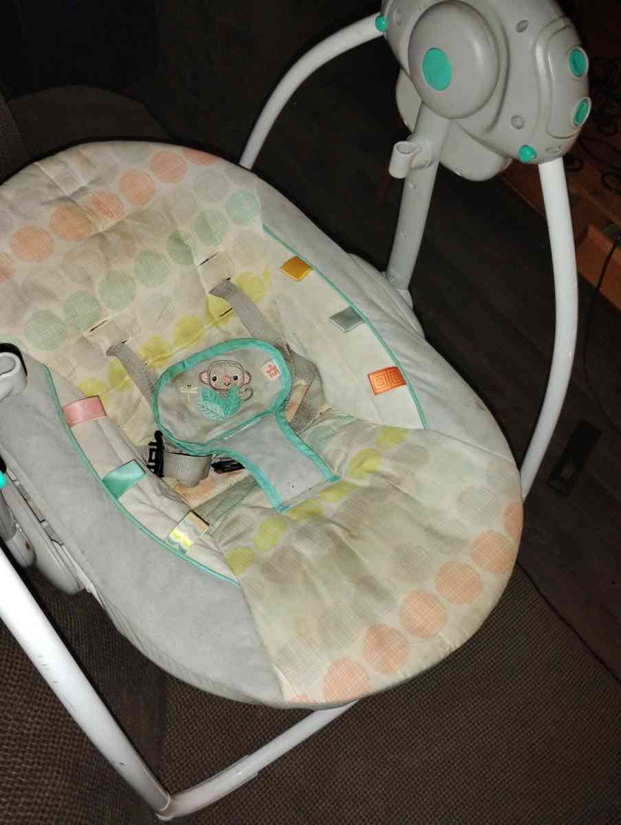 2 different baby swing