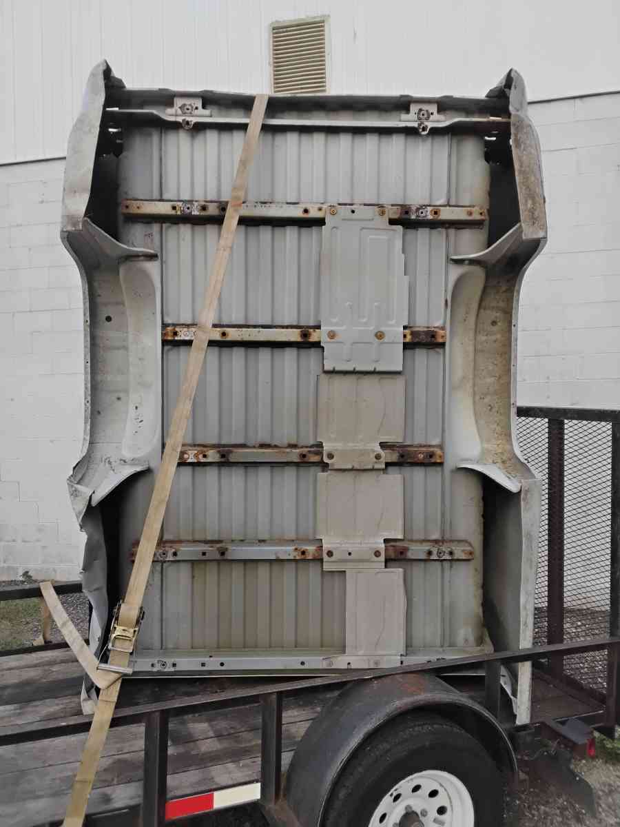 2009 Chevy or GMC Pickup Truck 8 ft Bed OEM Factory Like New