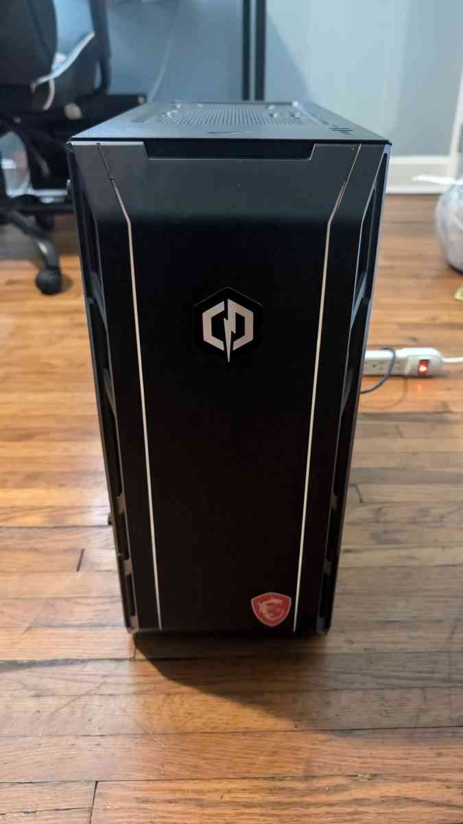 Customize PC Setup with 2k LG Monitor and microphone