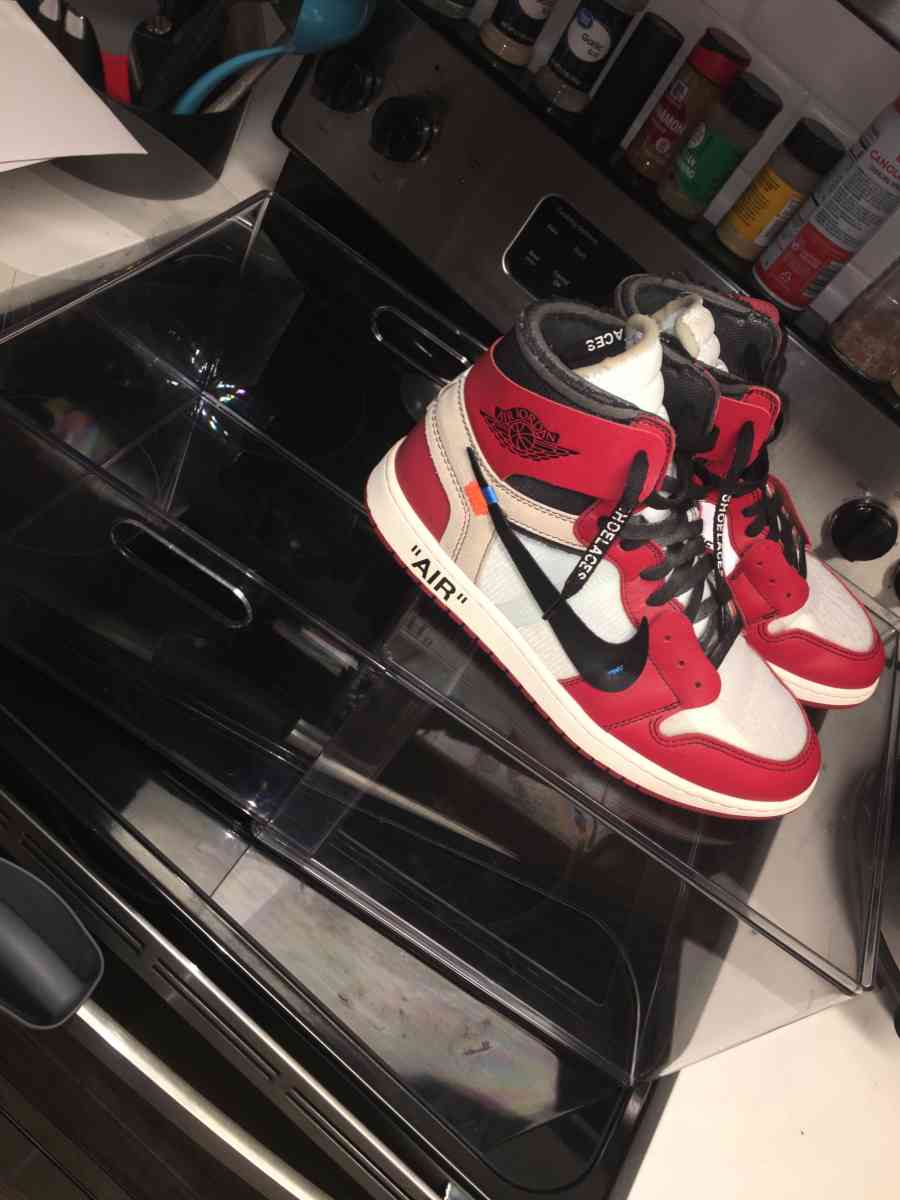 Jordan 1 off white Chicagos
