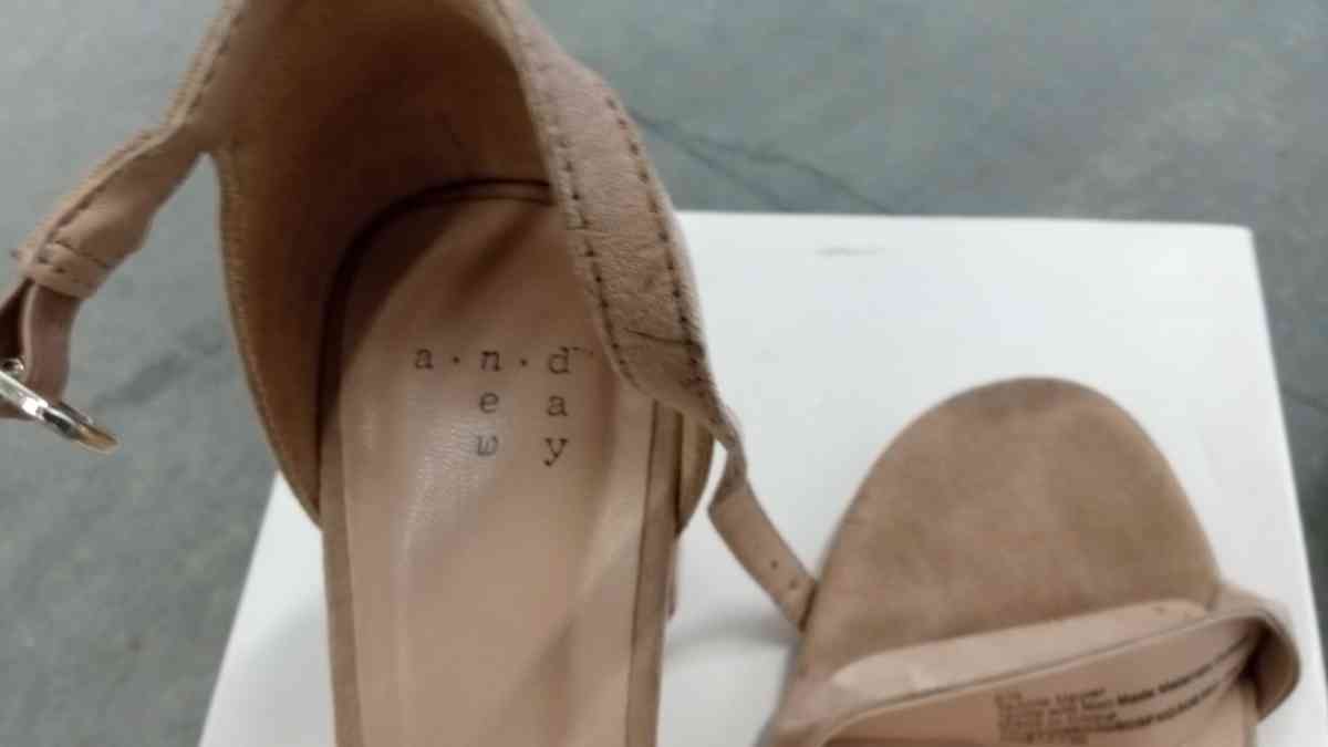 the 2 pair of sheaker for git