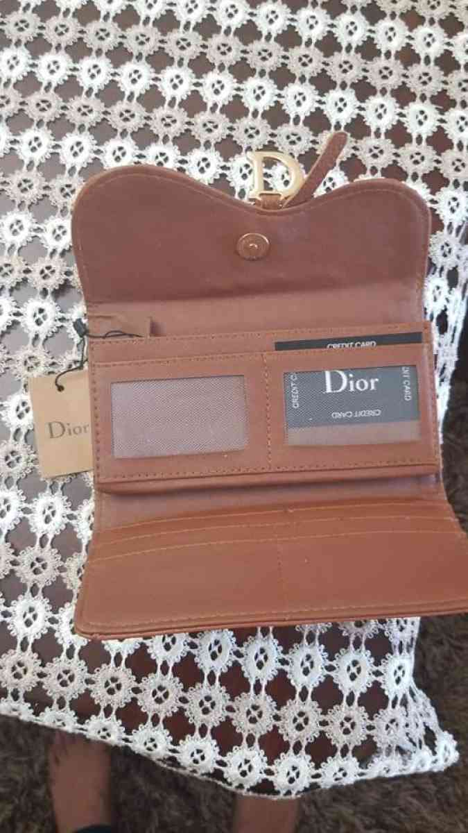 non brand women wallet  Christian dior mirror