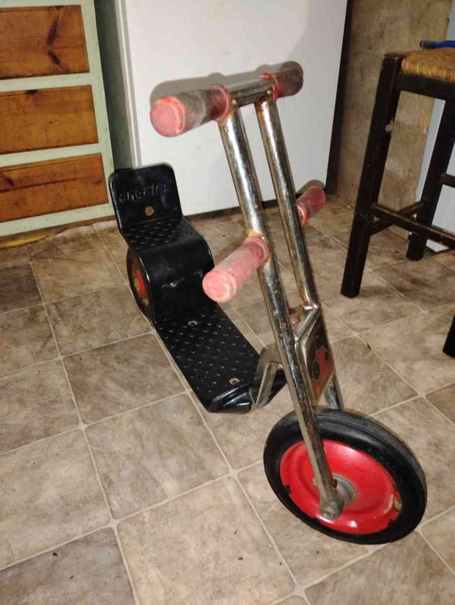 Summary For sale HTF Angeles SILVER RIDER Trike Scooter with