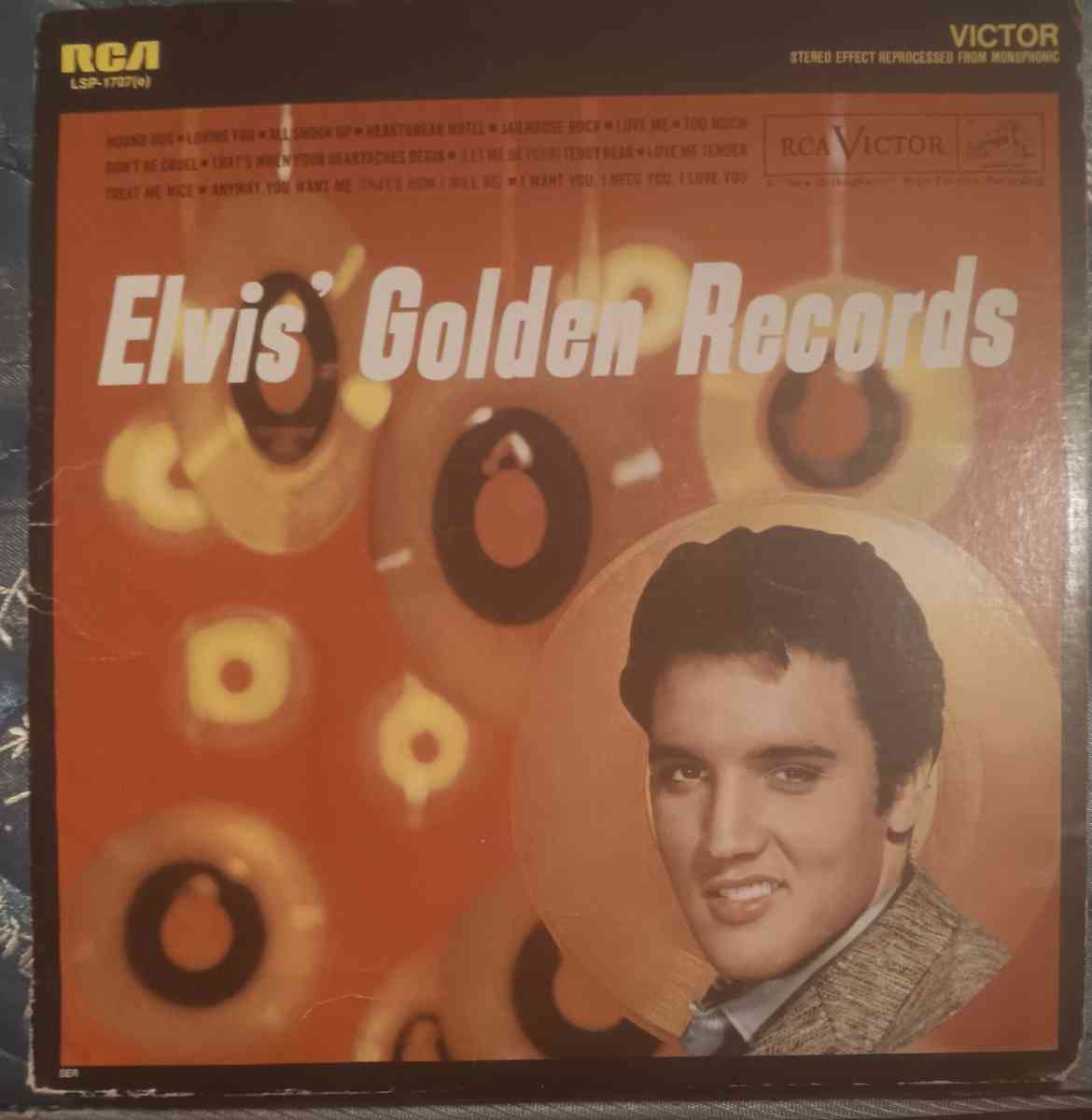 5 Elvis Presley vinyl records