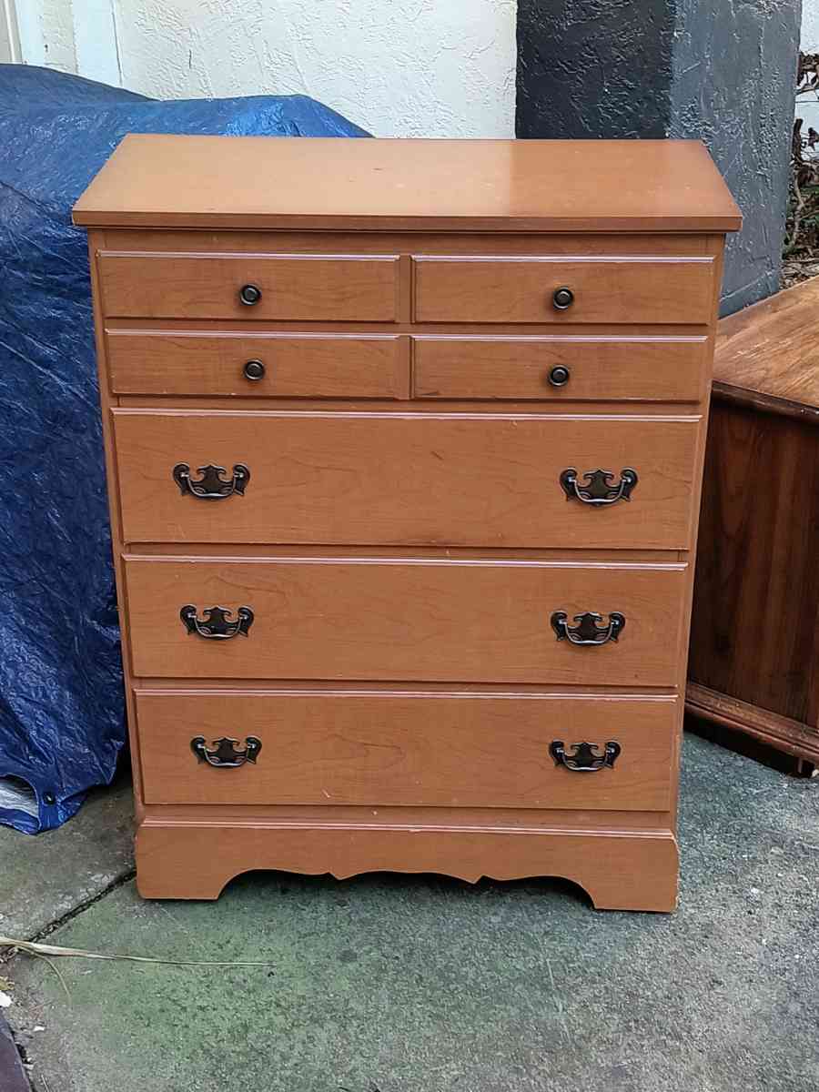 4 Drawer Standing Dresser
