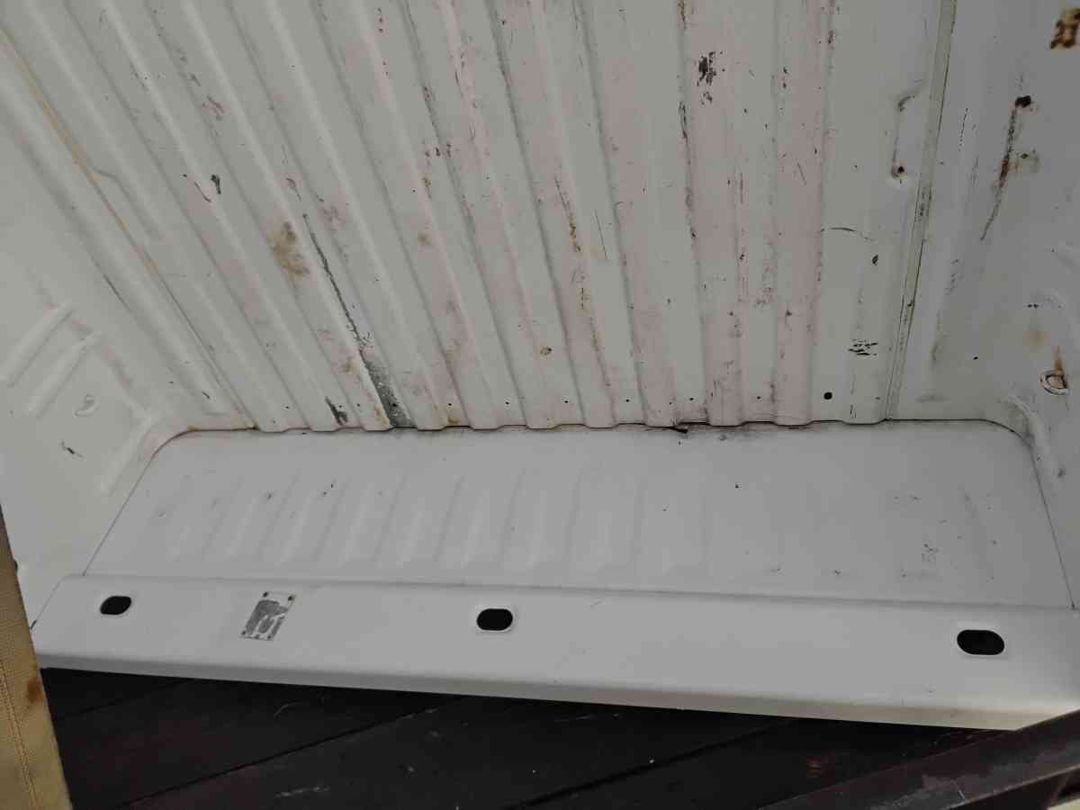 2009 Chevy or GMC Pickup Truck 8ft Bed OEM Factory No Rust